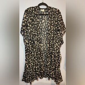 Umgee Black and Cream Animal Print Kimono